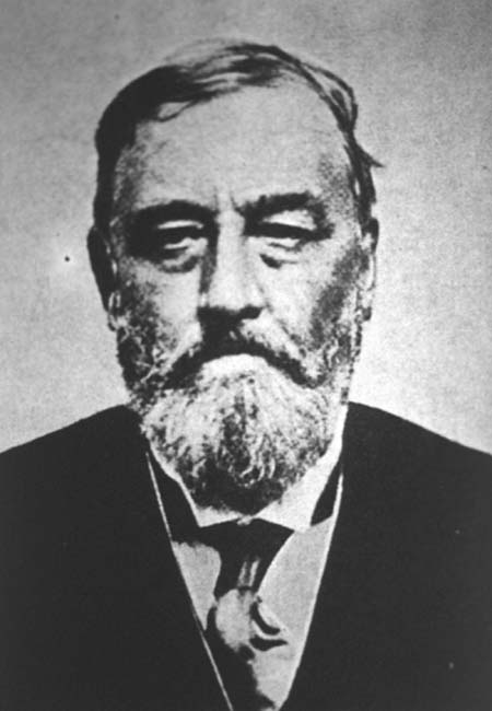 Retrato em preto e branco do geólogo norte-americano Orville Adelbert Derby